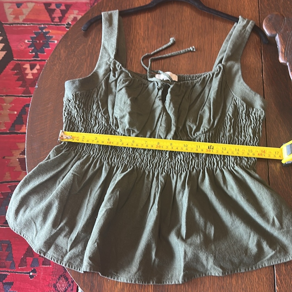 L Anthropologie olive green ruched waist, peplum tank top w scoop neckline & tie - Picture 9 of 10